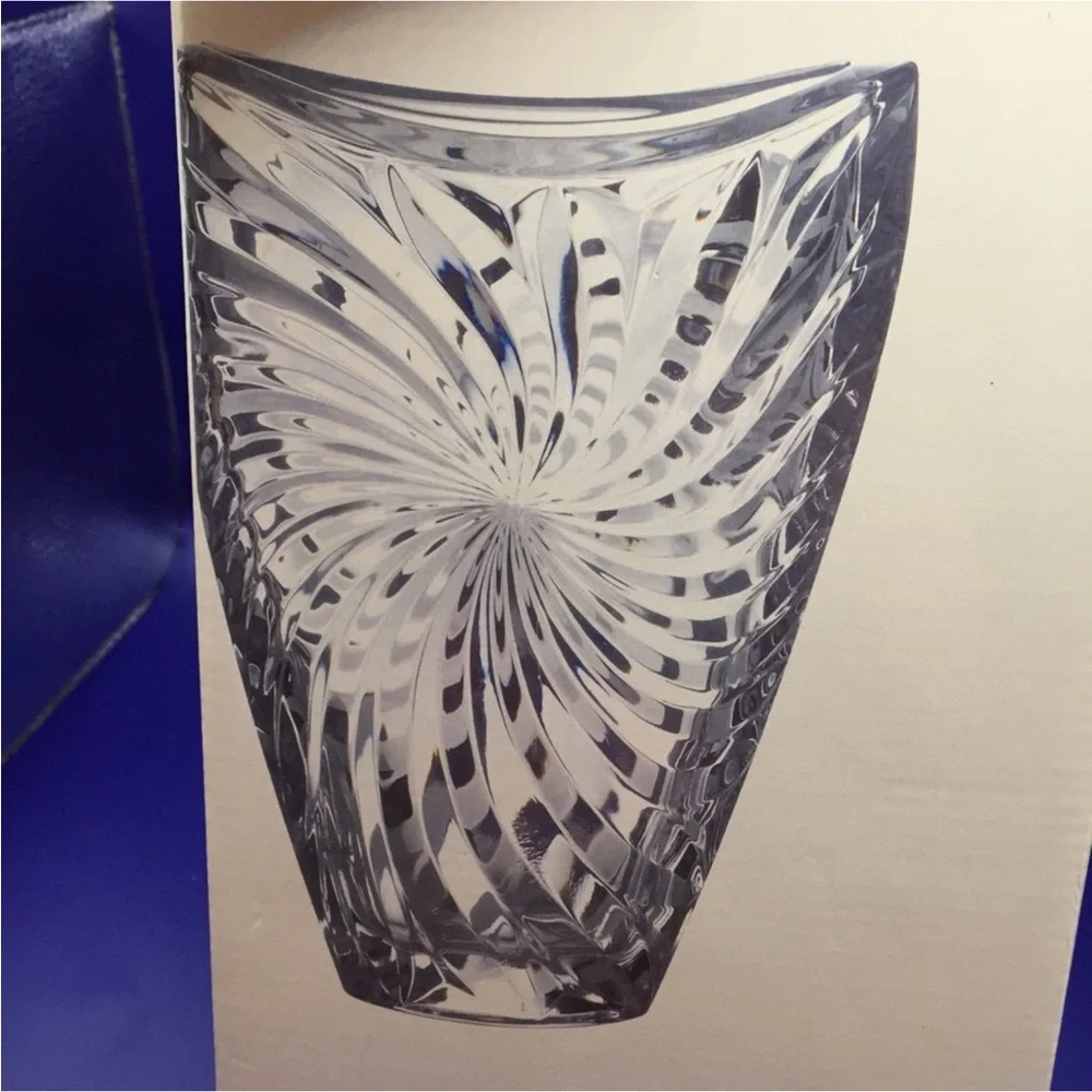 MIKASA CRYSTAL VASE 